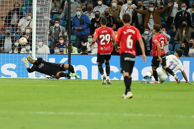 孙铭徽21分广厦胜浙江 林庭谦32分天津胜四川